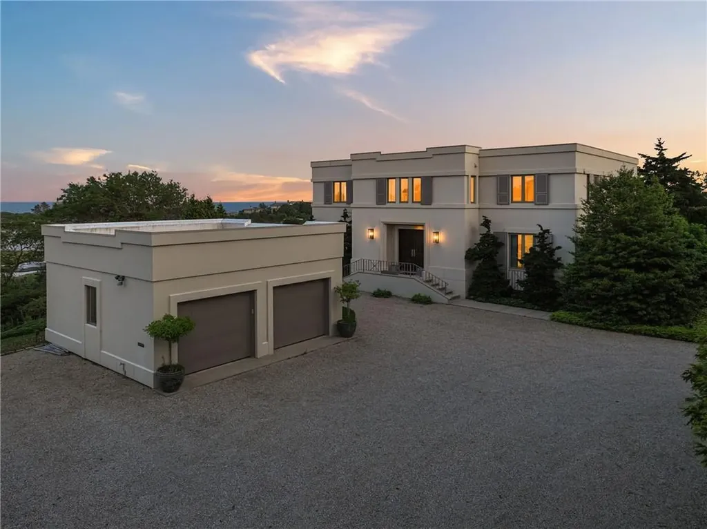 283 Ocean Avenue Newport RI 02840