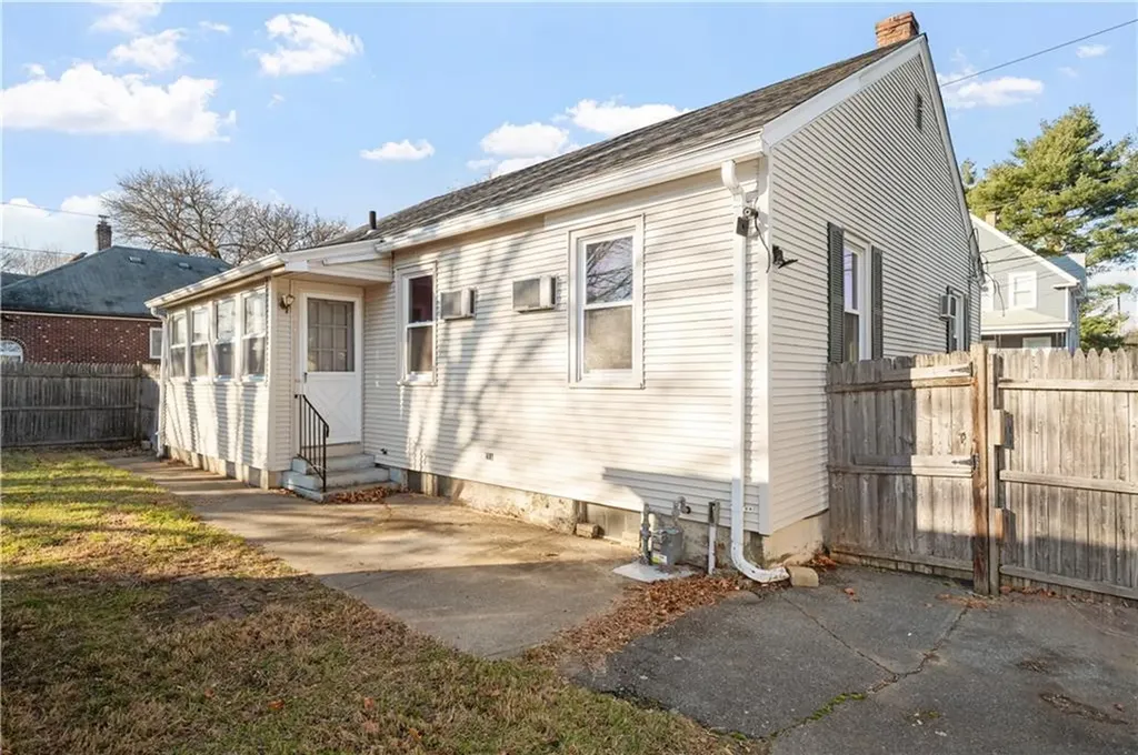 86 Sherwood Street Cranston RI 02920