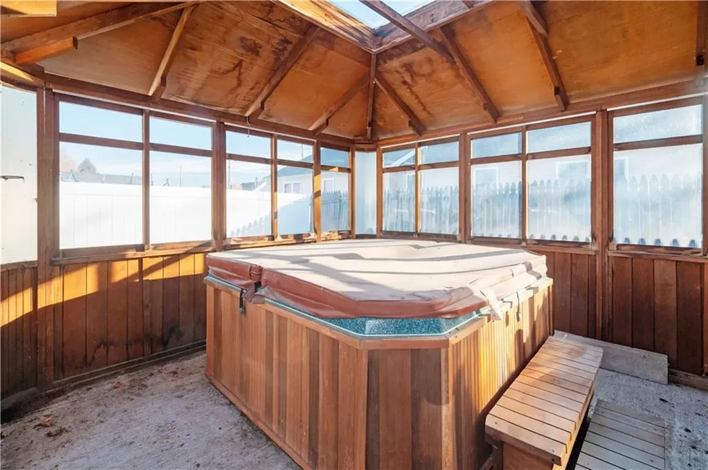 86 Sherwood Street Cranston RI 02920