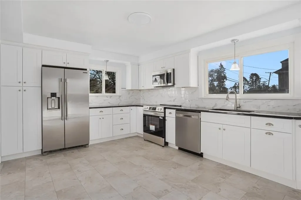 616 River Avenue Providence RI 02908