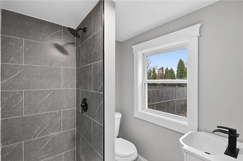 18 Huron Street Warwick RI 02889