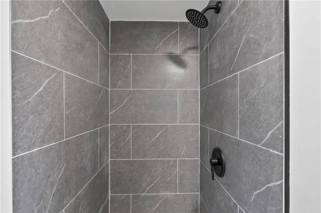 18 Huron Street Warwick RI 02889