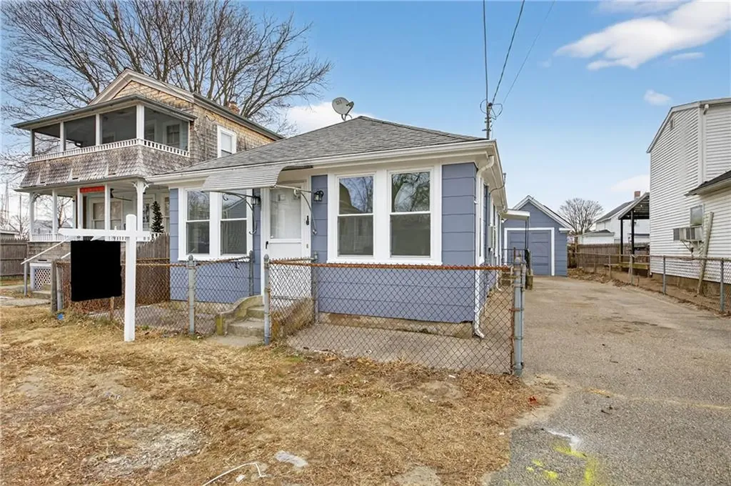 18 Huron Street Warwick RI 02889