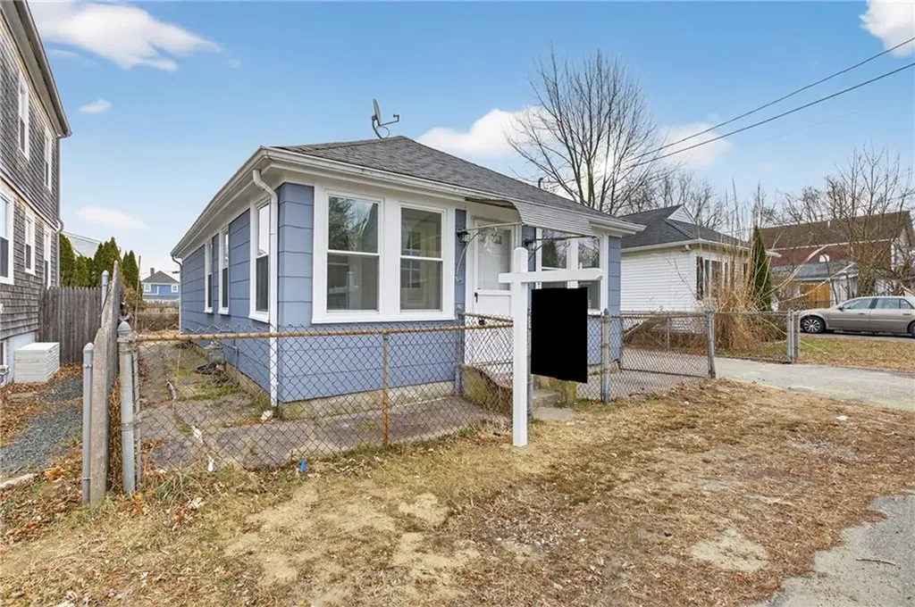 18 Huron Street Warwick RI 02889