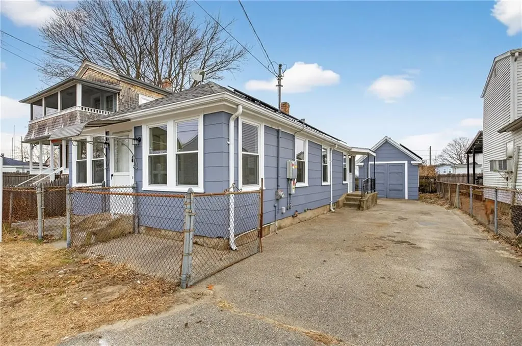 18 Huron Street Warwick RI 02889