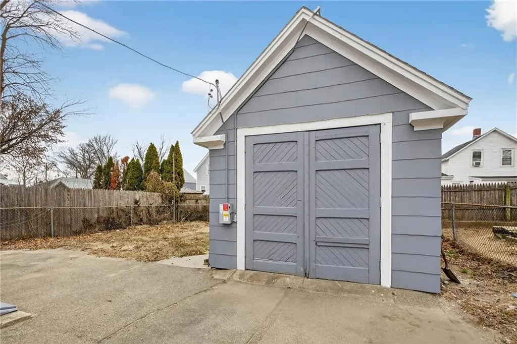 18 Huron Street Warwick RI 02889