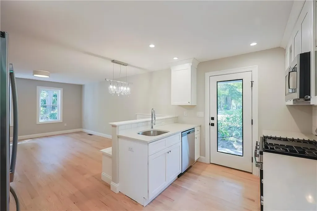 1808 Kingstown Road South Kingstown RI 02879