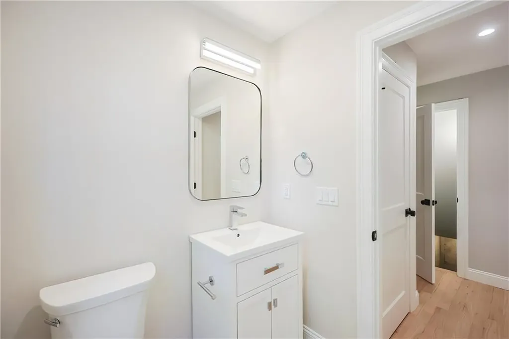 1808 Kingstown Road South Kingstown RI 02879