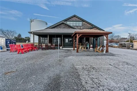 1960 E Main Road Portsmouth RI 02871