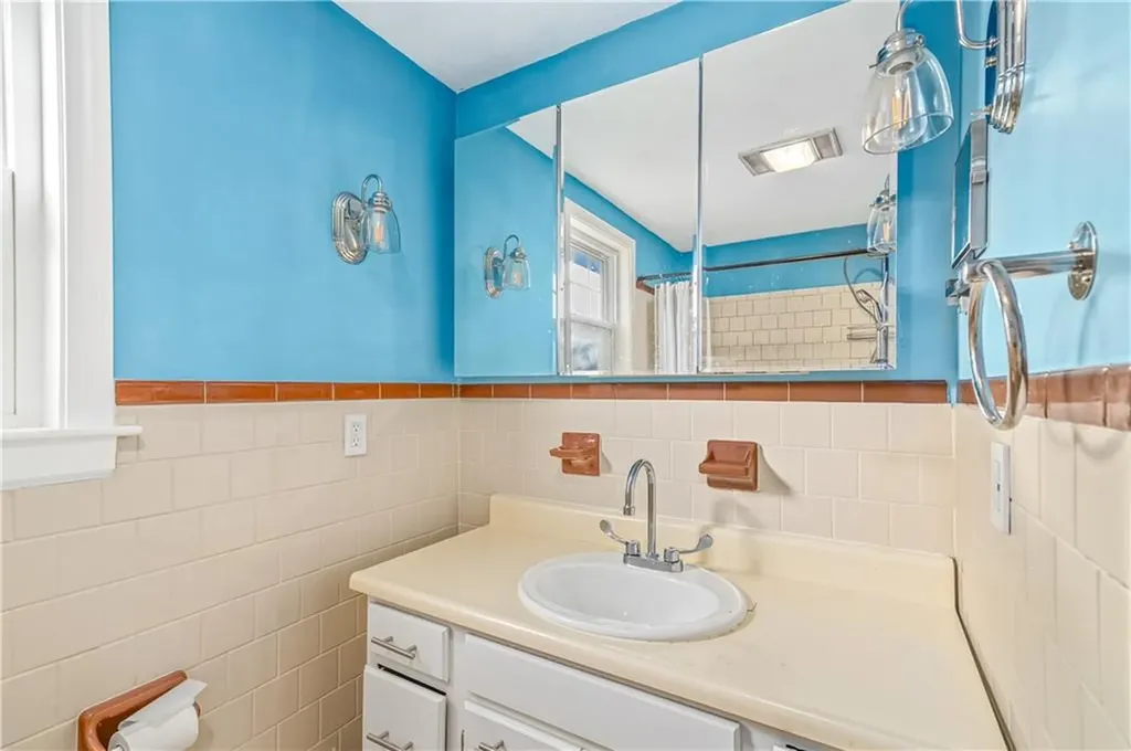 80 Hillside Avenue Providence RI 02906