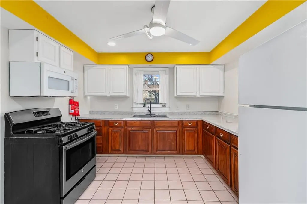 80 Hillside Avenue Providence RI 02906