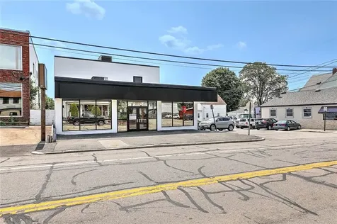 577 Warren Avenue East Providence RI 02914