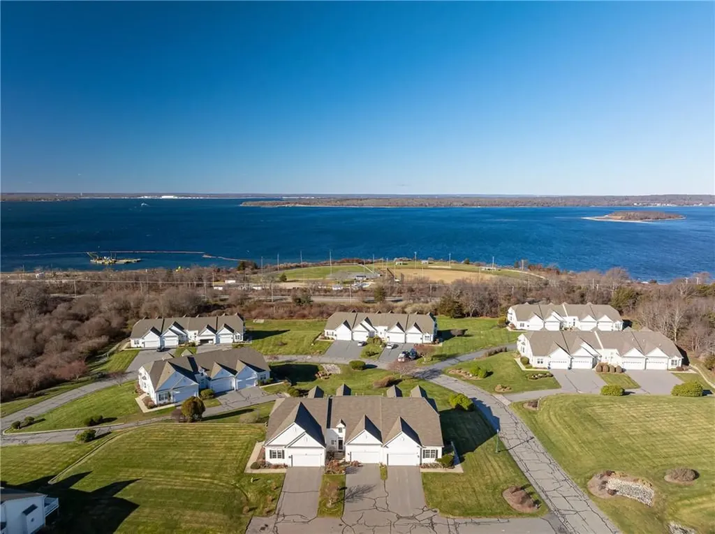 222 Rolling Hill Road Portsmouth RI 02871