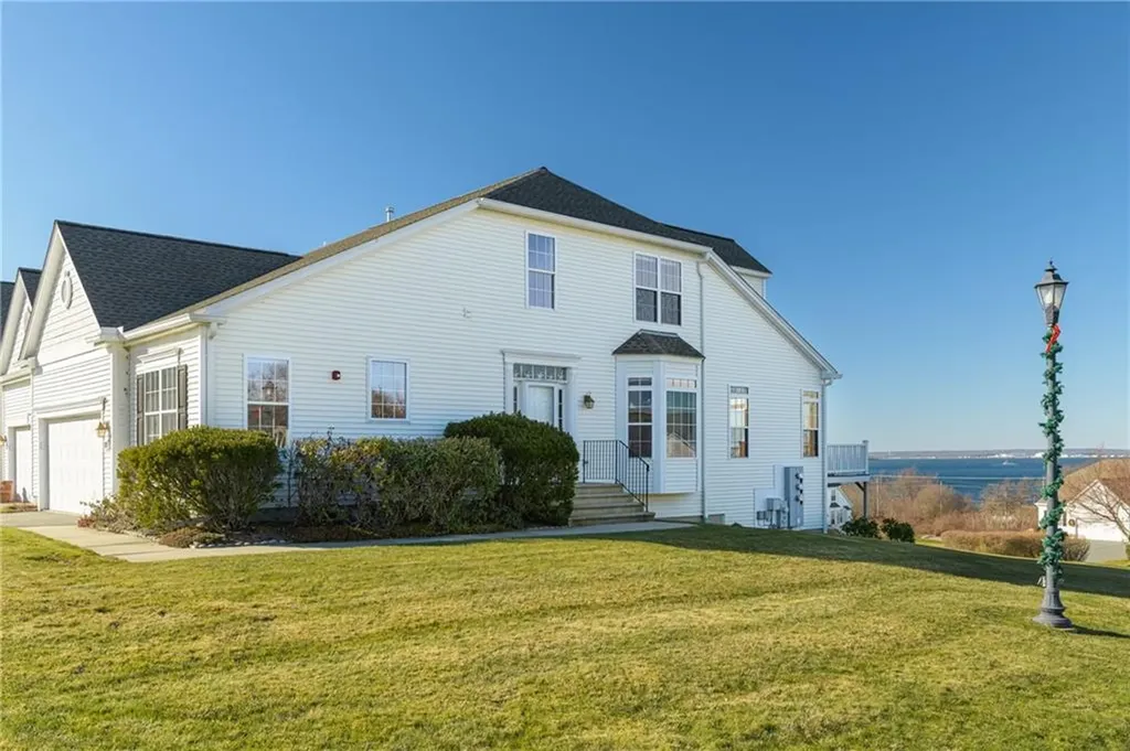 222 Rolling Hill Road Portsmouth RI 02871