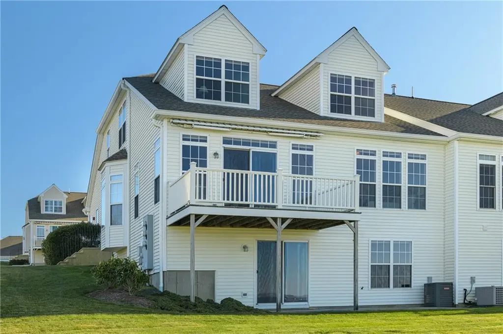 222 Rolling Hill Road Portsmouth RI 02871