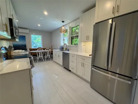 8 Barney Street Newport RI 02840