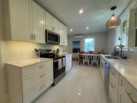 8 Barney Street Newport RI 02840