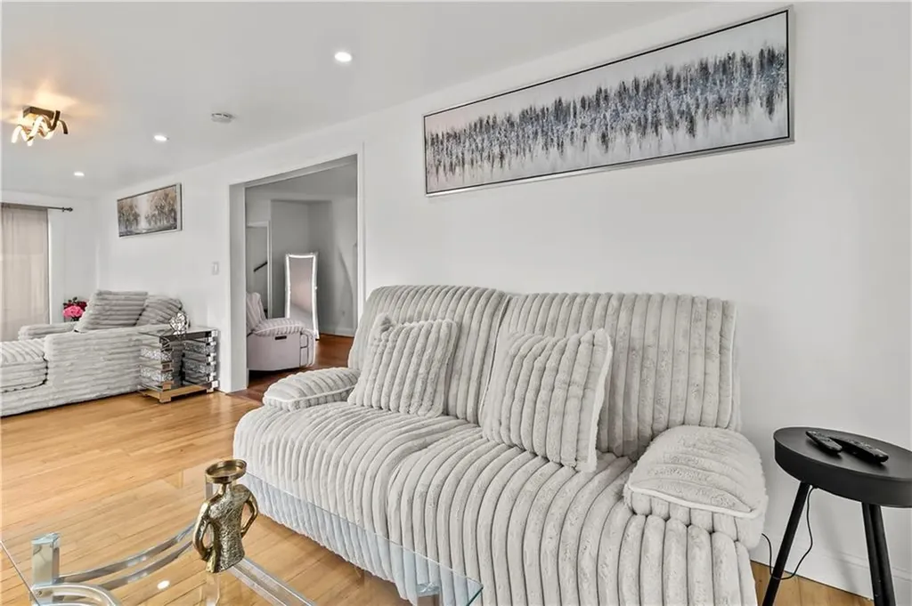 129 Shore Road East Providence RI 02903