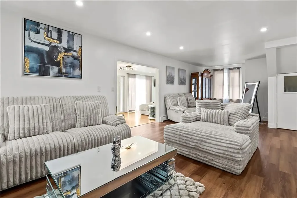 129 Shore Road East Providence RI 02903