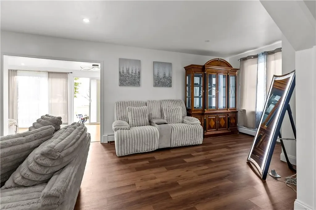 129 Shore Road East Providence RI 02903