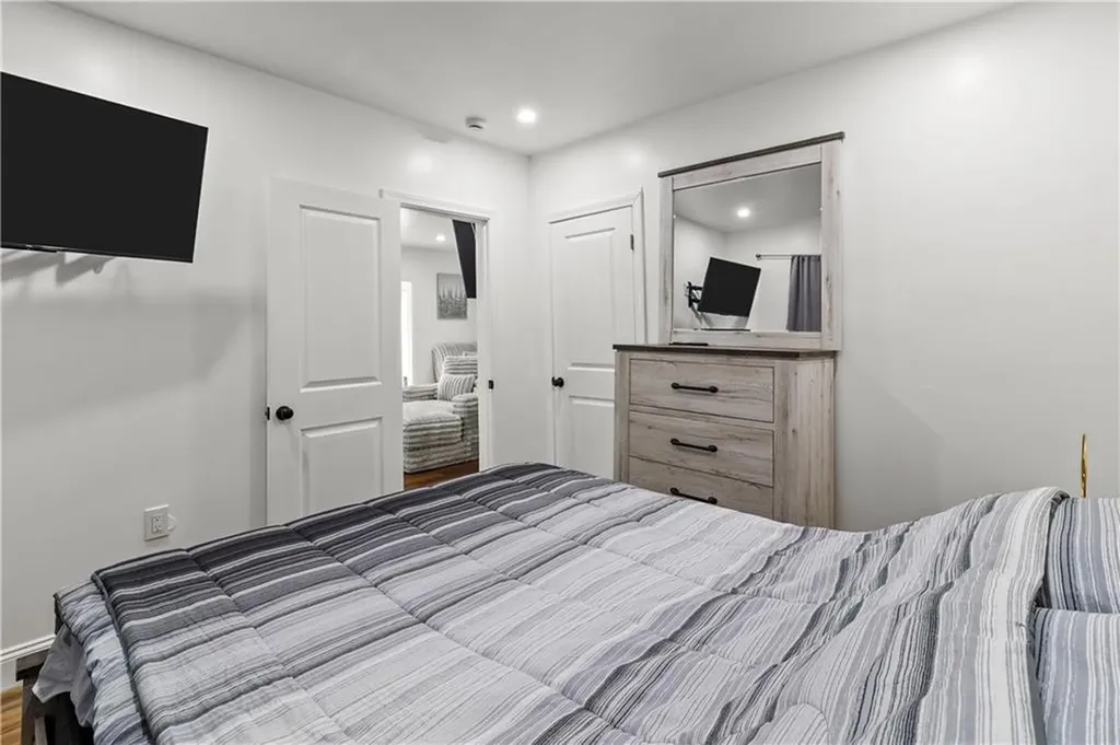 129 Shore Road East Providence RI 02903