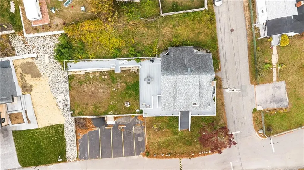 129 Shore Road East Providence RI 02903