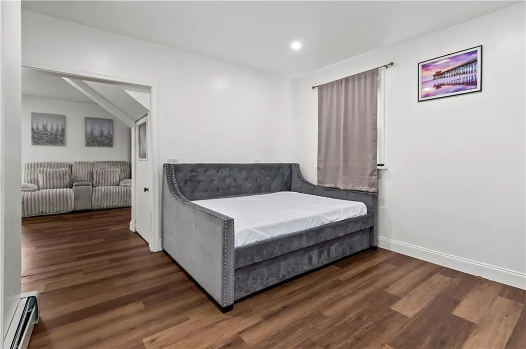 129 Shore Road East Providence RI 02903