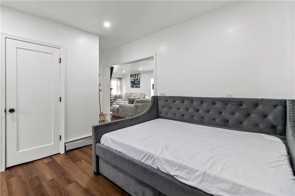 129 Shore Road East Providence RI 02903