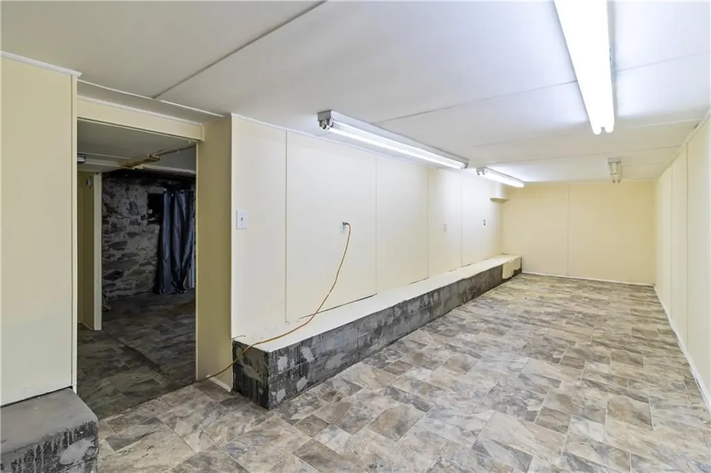 129 Shore Road East Providence RI 02903