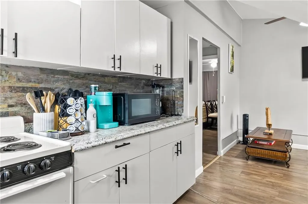 129 Shore Road East Providence RI 02903