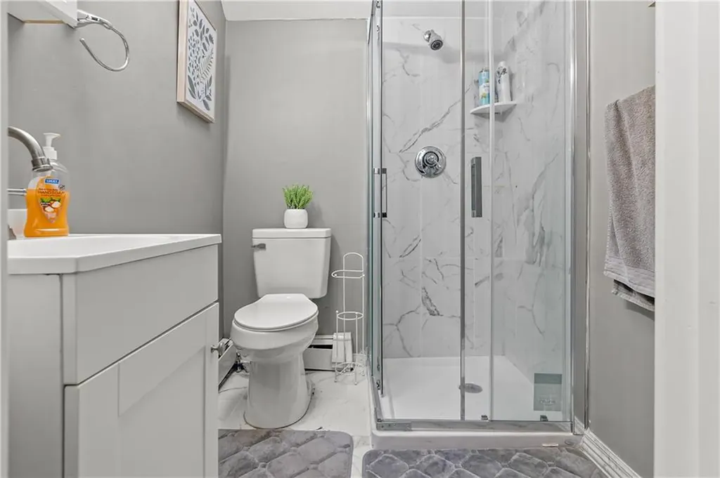 129 Shore Road East Providence RI 02903