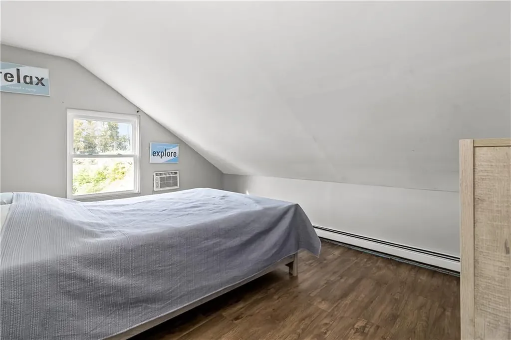 129 Shore Road East Providence RI 02903