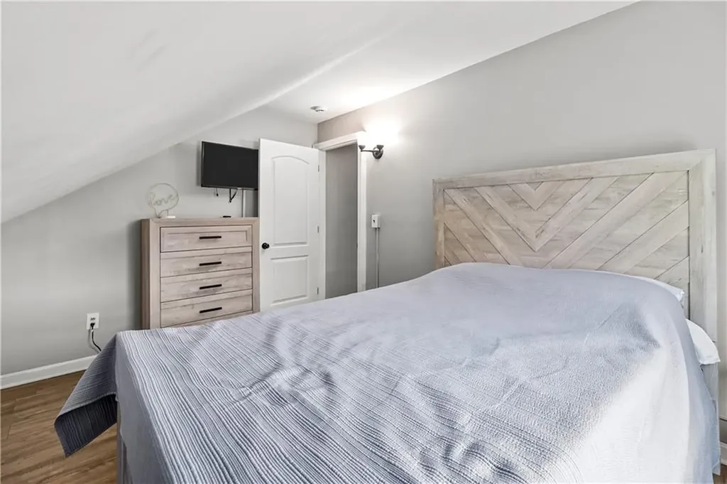 129 Shore Road East Providence RI 02903