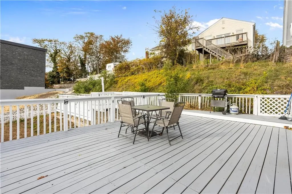 129 Shore Road East Providence RI 02903