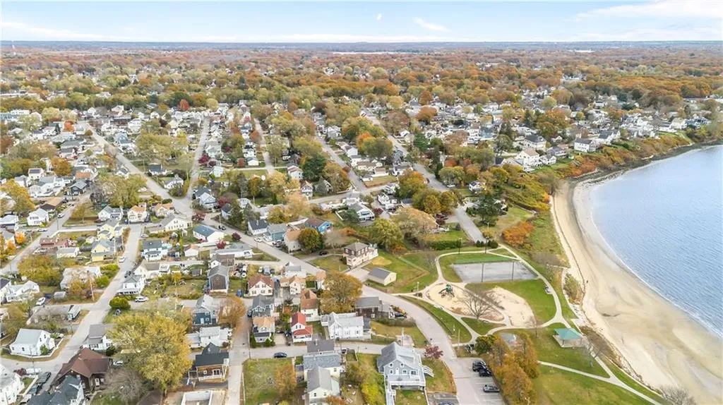 129 Shore Road East Providence RI 02903