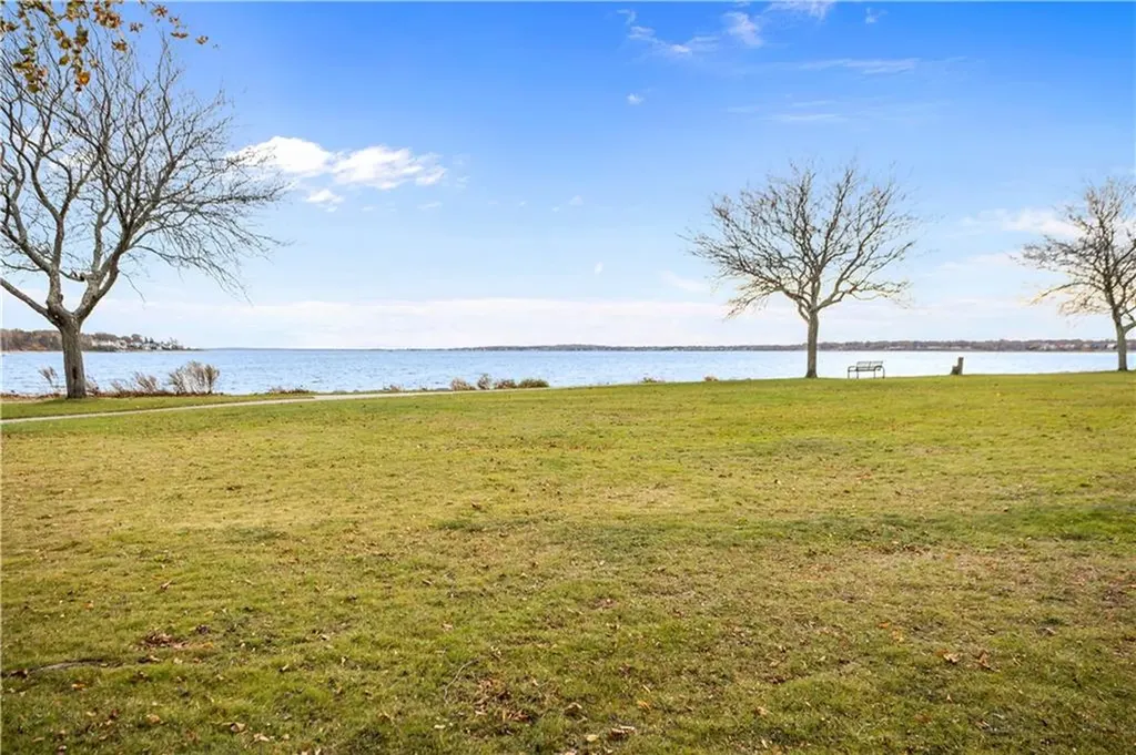 129 Shore Road East Providence RI 02903