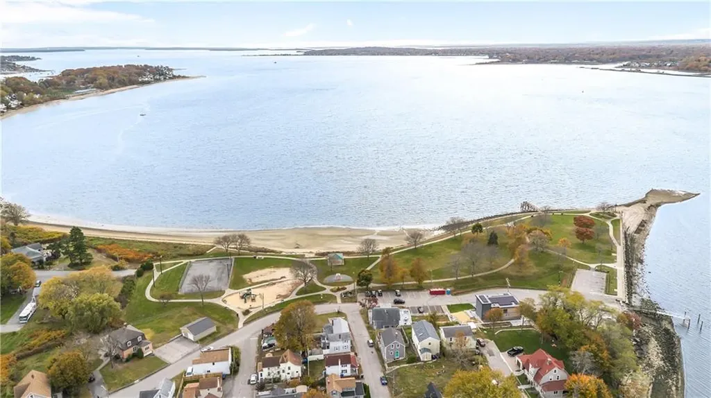 129 Shore Road East Providence RI 02903