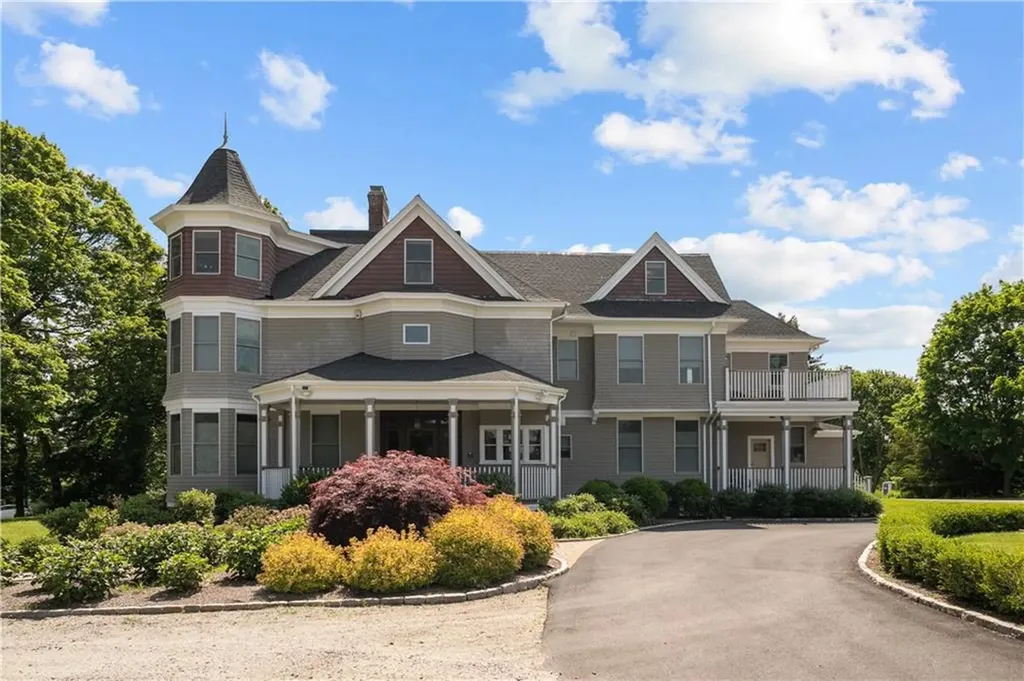 567 Bristol Ferry Road Portsmouth RI 02871