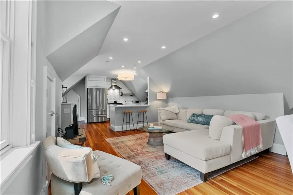 567 Bristol Ferry Road Portsmouth RI 02871
