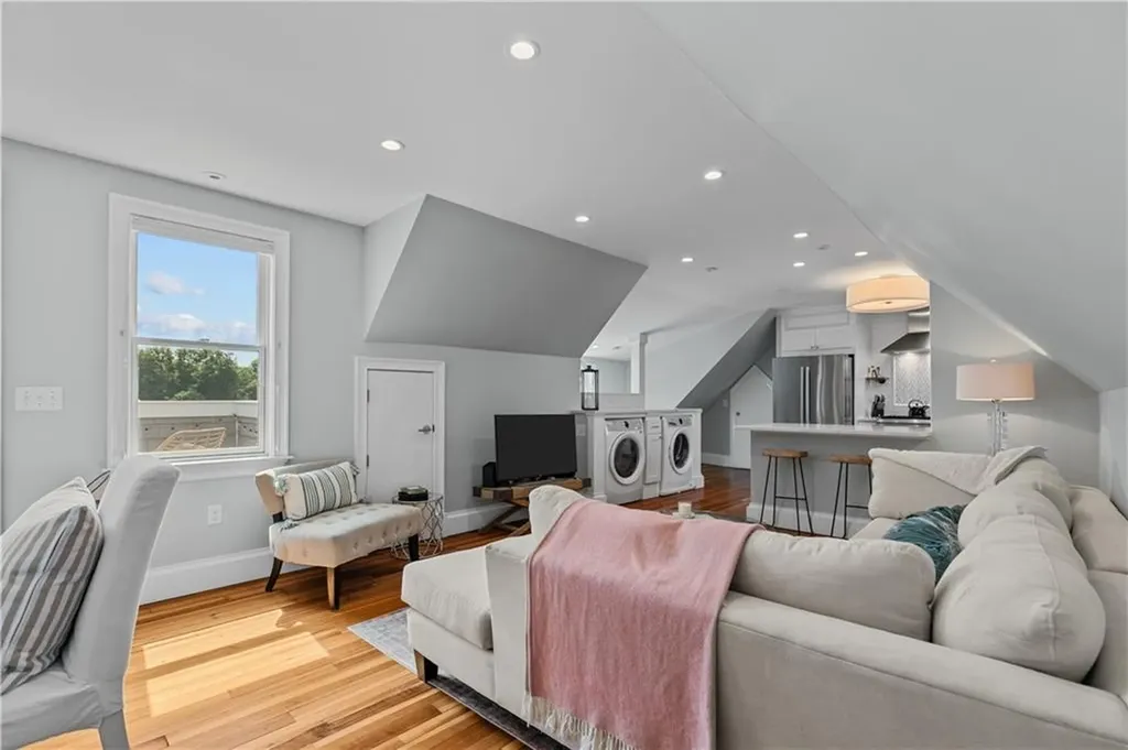 567 Bristol Ferry Road Portsmouth RI 02871