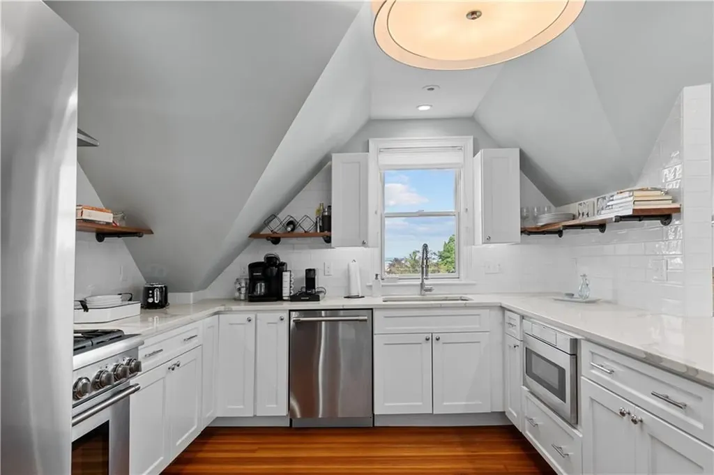 567 Bristol Ferry Road Portsmouth RI 02871