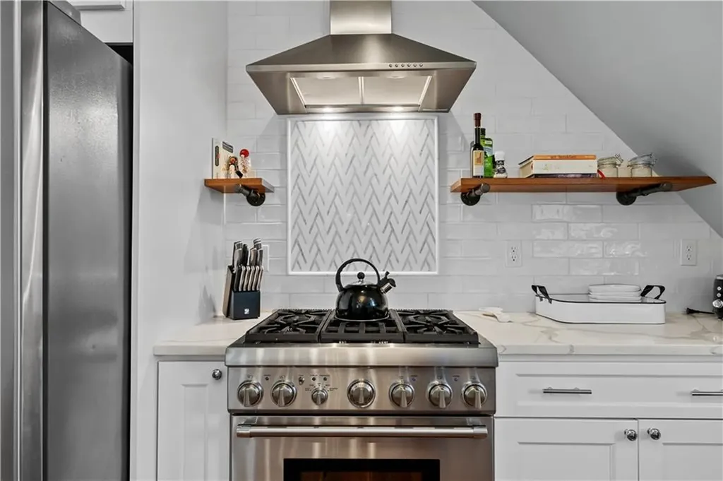 567 Bristol Ferry Road Portsmouth RI 02871