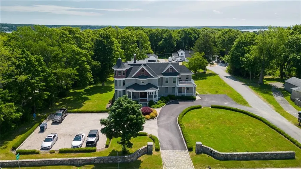 567 Bristol Ferry Road Portsmouth RI 02871