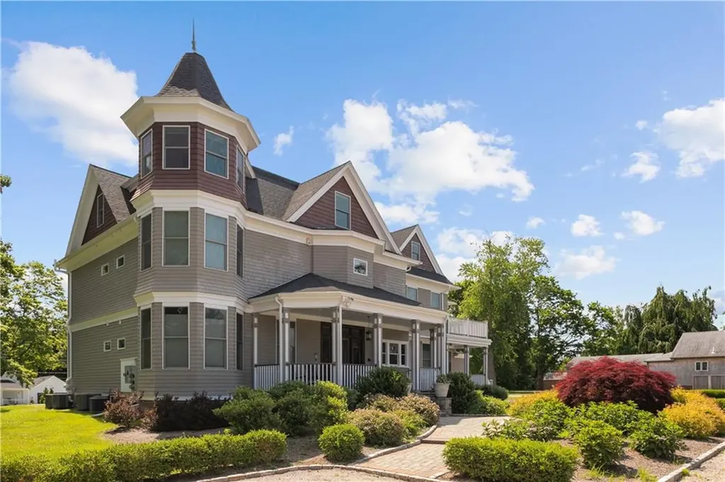 567 Bristol Ferry Road Portsmouth RI 02871