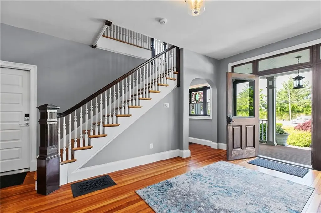 567 Bristol Ferry Road Portsmouth RI 02871