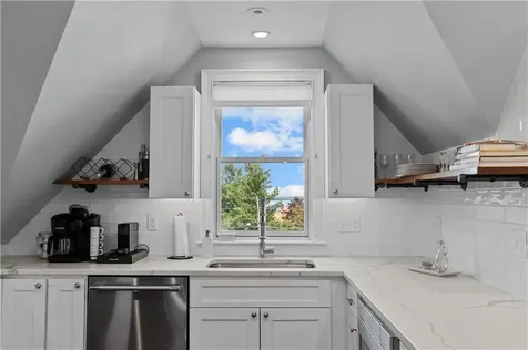 567 Bristol Ferry Road Portsmouth RI 02871