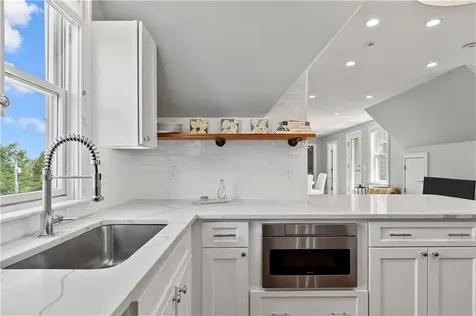 567 Bristol Ferry Road Portsmouth RI 02871