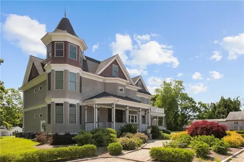 567 Bristol Ferry Road Portsmouth RI 02871