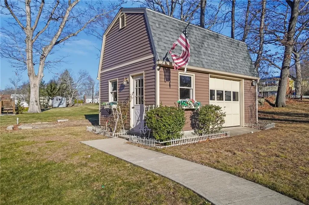 1 Tiffany Drive Cumberland RI 02864