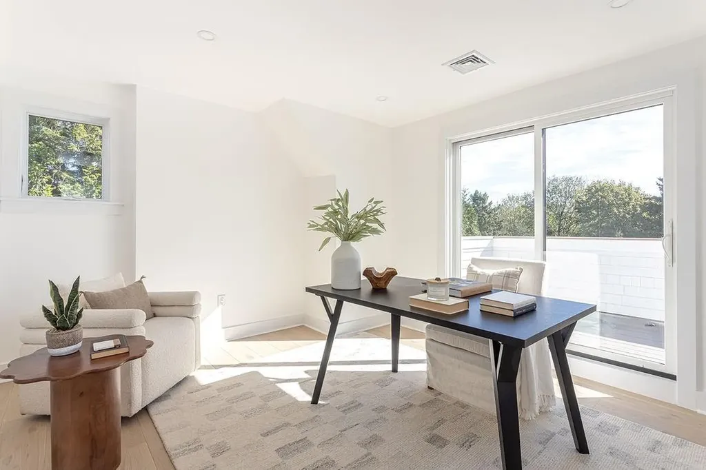 84 Allston Avenue Middletown RI 02842